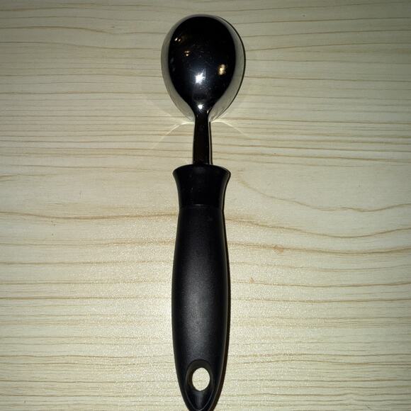 Preowned Ice Cream Scoop - Picture 2 of 3
